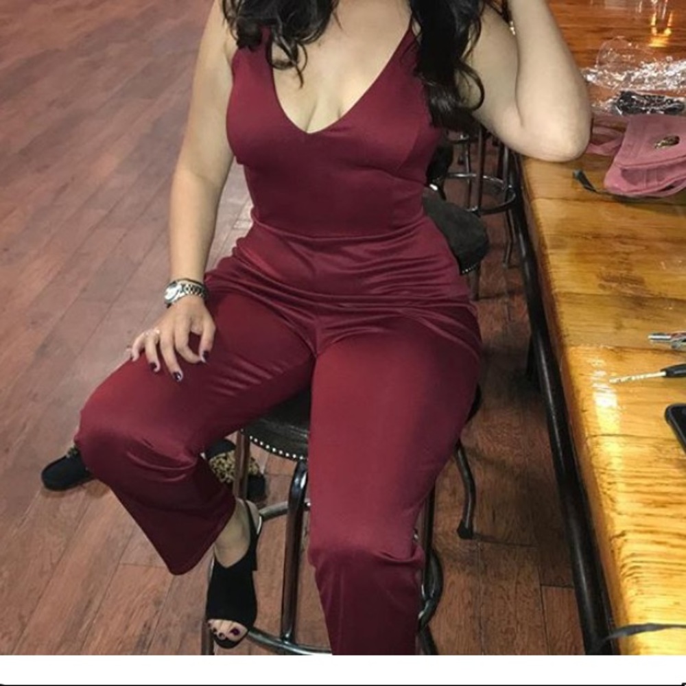 Crossbody body back red jumpsuit